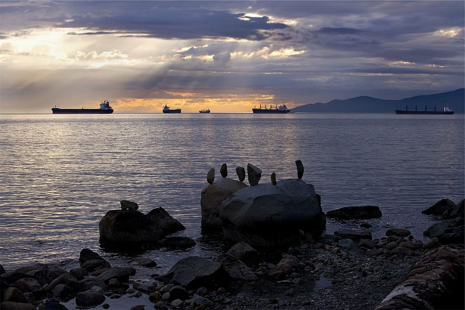 boats, ships, sunset, dusk, sun rays, sky, clouds, water, ocean HD wallpaper