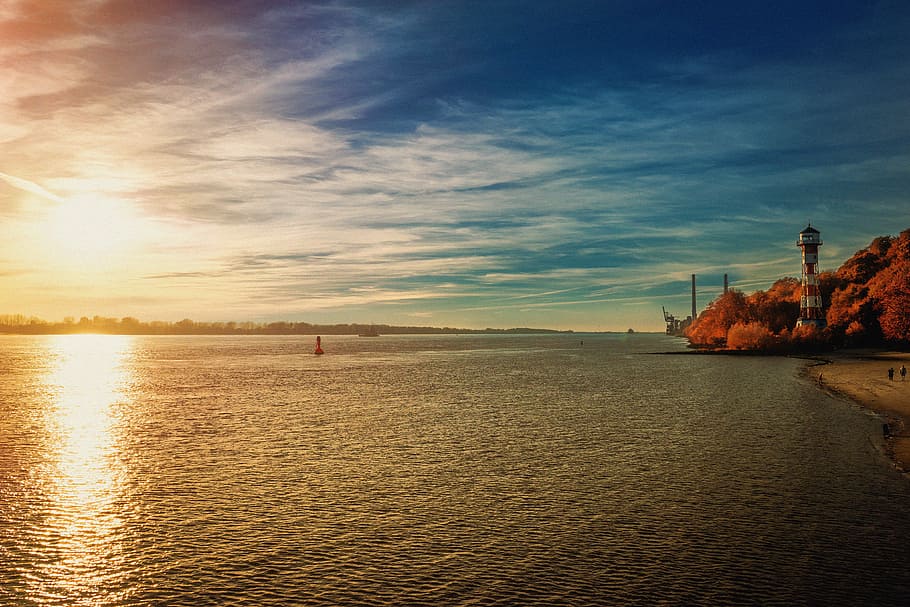 body of water near seashore during daytime, hamburg, elbe, lighthouse HD wallpaper