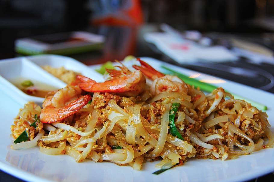 noodle dish, pad thai, hungry, noodles, yummy, delicious, prawn, HD wallpaper