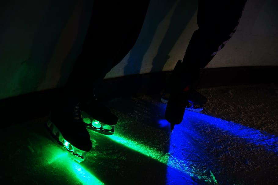 skates, ice, light, lighting, lights, blue, nightlife, illuminated HD wallpaper