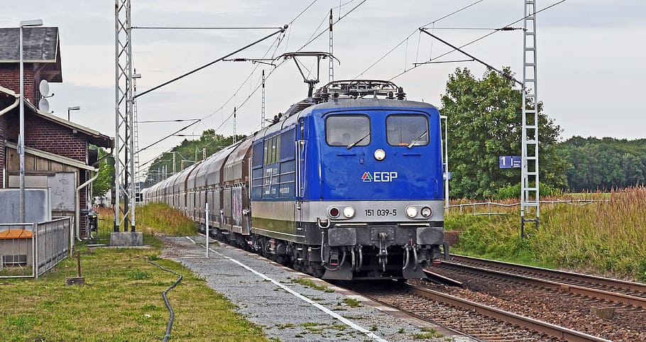freight train, railway station, platform, transit, zementzug HD wallpaper