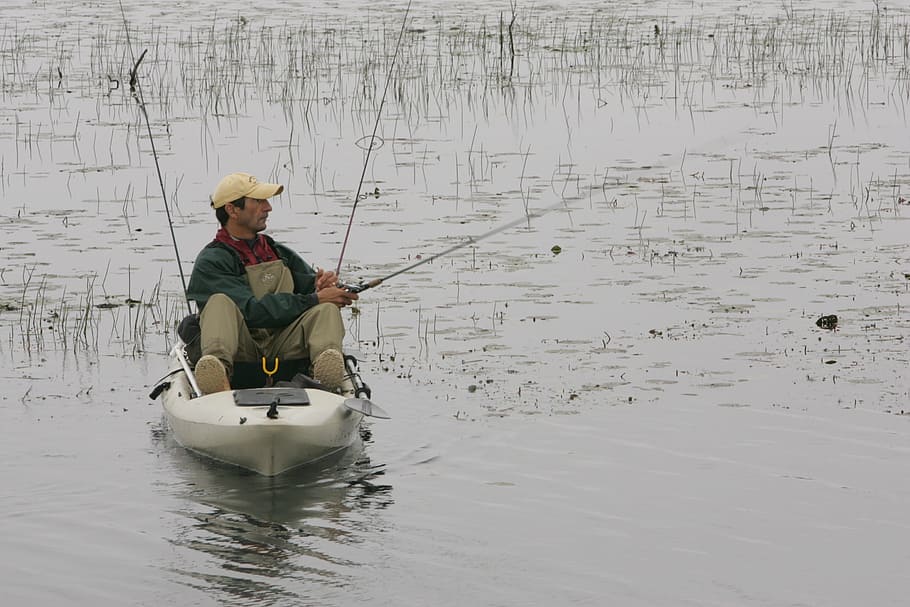 man sitting on kayak fishing, Fisherman, Angler, Fishing, River, HD wallpaper