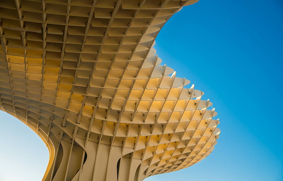 white concrete building, photography of landmark during daytime HD wallpaper