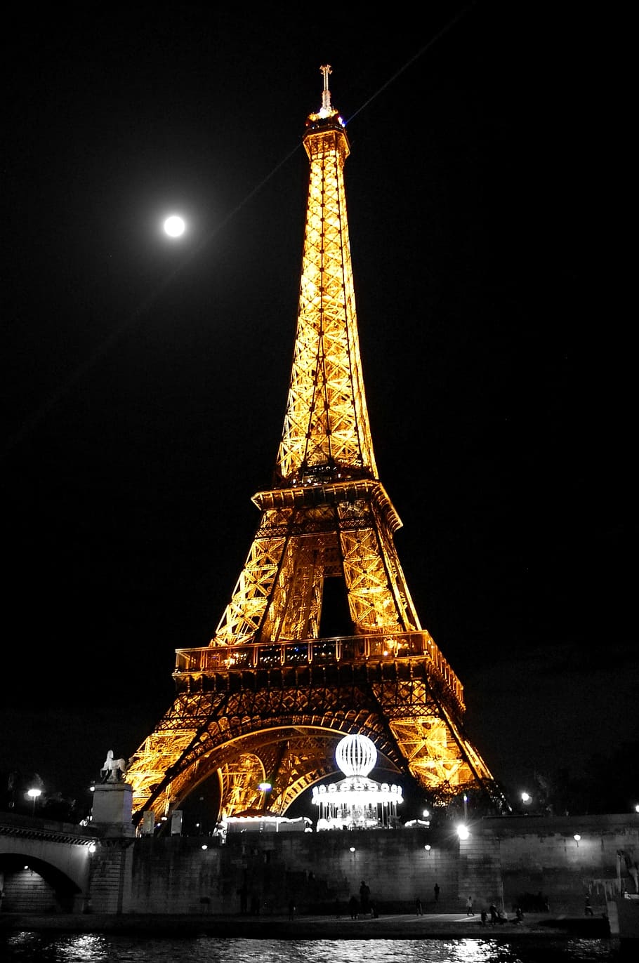 selective color photography of Eiffel Tower, Paris, tour eiffel