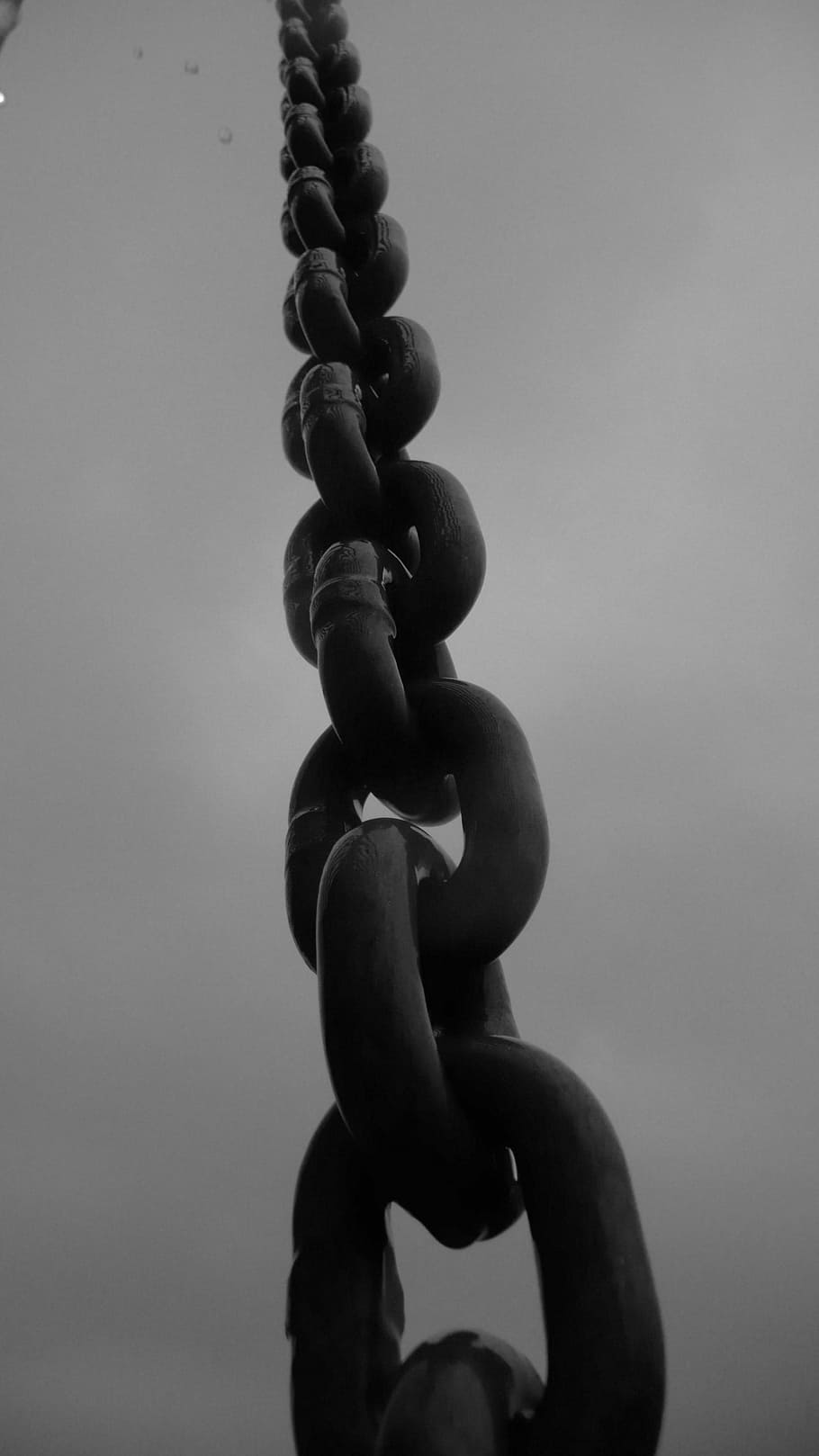 low angle photography of gray metal chain, iron, steel, link