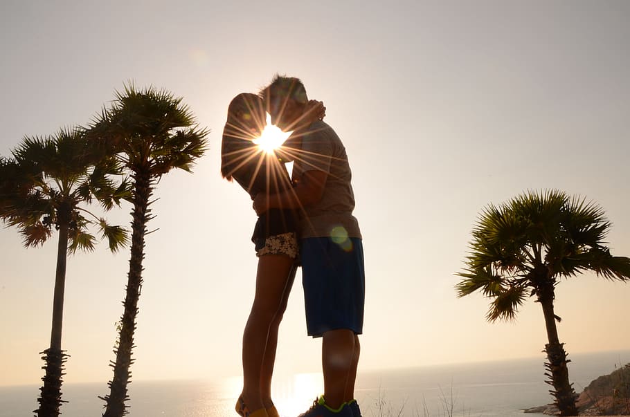 man and woman hugging each other during daytime, people, tree HD wallpaper