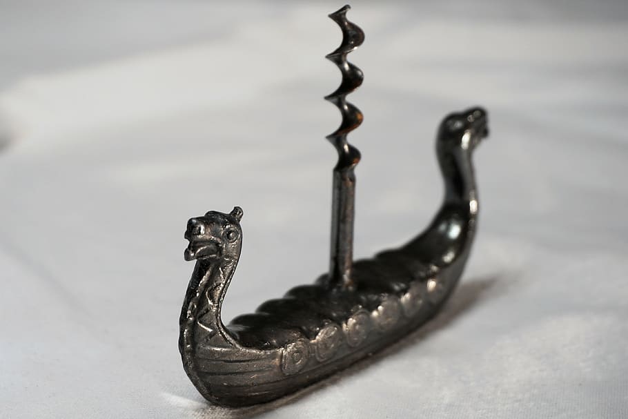 corkscrew, antique, old, wine, metal, viking, opener, animal HD wallpaper