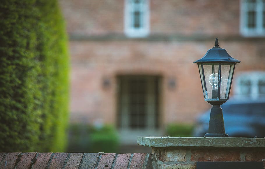 shallow depth of field photo of turned-off lamp post, light, mansion, HD wallpaper