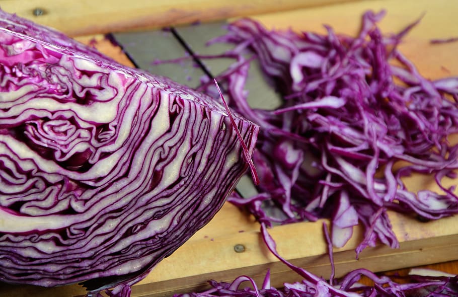 red cabbage, vegetables, cut, cook, frisch, board, blade, healthy HD wallpaper