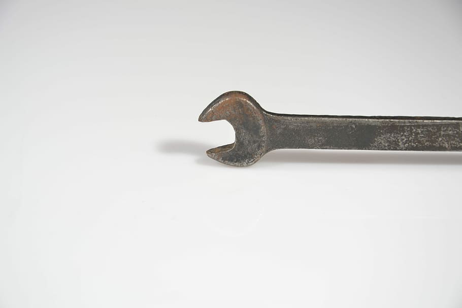 Wrench, Key, Tools, Screw, screw on, tighten, studio shot, white background HD wallpaper