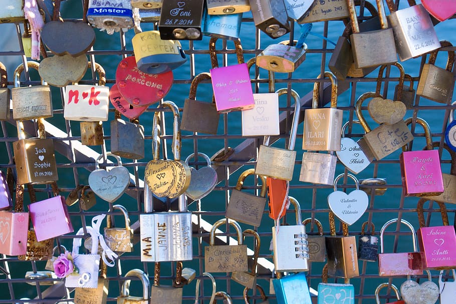 lock, railing, love locks, hanging, large group of objects HD wallpaper