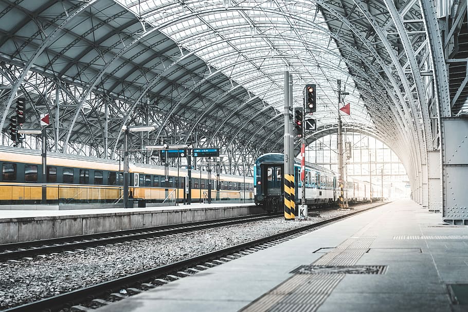 train on station during daytime, timelapse photography of train HD wallpaper