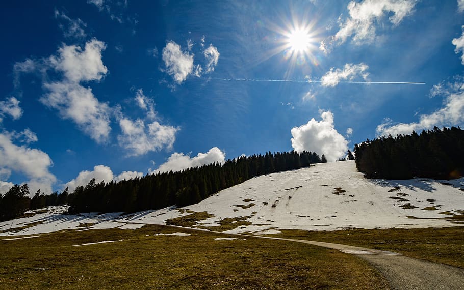 spring, snow, sun, clouds, forest, ski trail, blue, pastures HD wallpaper