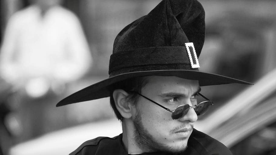 face, man, costume, hat, witch, portrait, headshot, clothing HD wallpaper