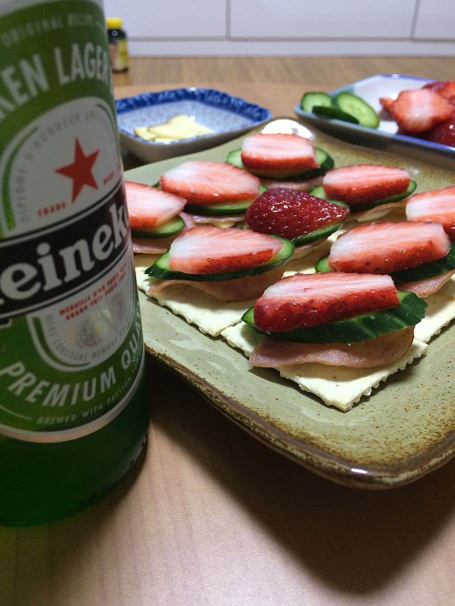 heineken, beer, strawberry canapés, food, food and drink, freshness, HD wallpaper