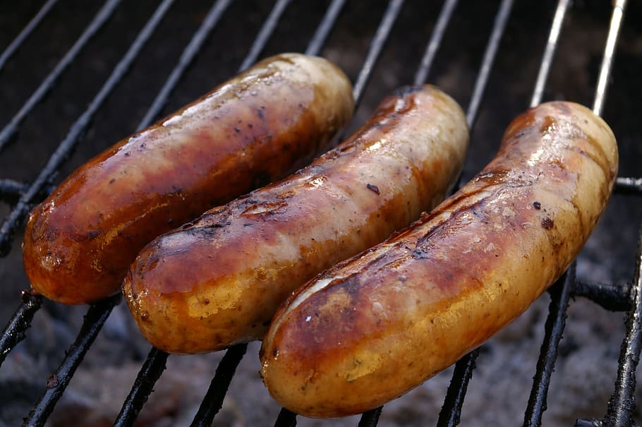 three grilled sausages, grilled meats, barbecue, delicious, charcoal, HD wallpaper