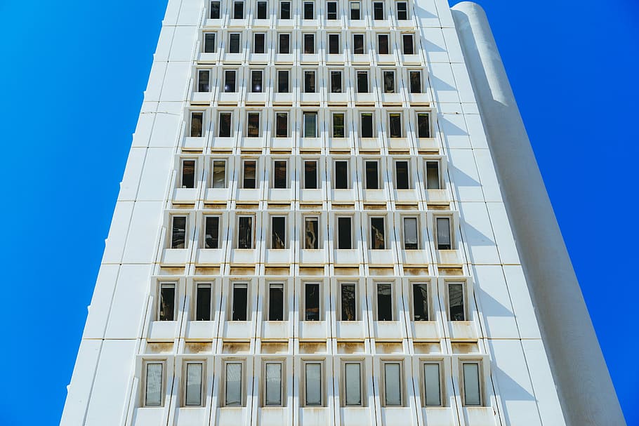 white concrete building, white high-rise building, sky, window HD wallpaper