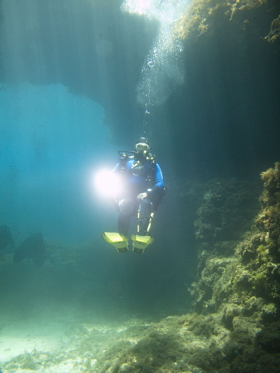 Divers, Underwater, Malta, mittelmeehr, grotto, light, mood, HD wallpaper