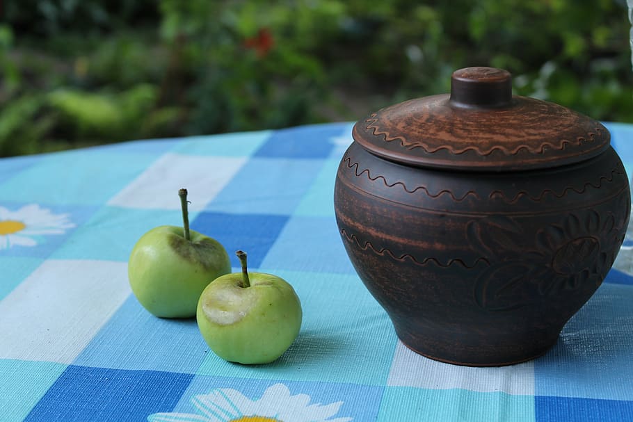 pot, apple, still life, food and drink, focus on foreground HD wallpaper