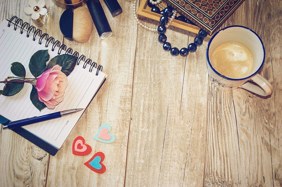 White and Blue Ceramic Coffee Mug, accessories, beads, book bindings HD wallpaper