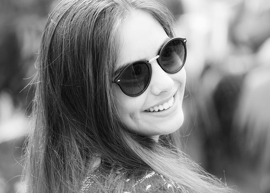 gray scale photo of woman, smiling, face, happy, joy, model HD wallpaper
