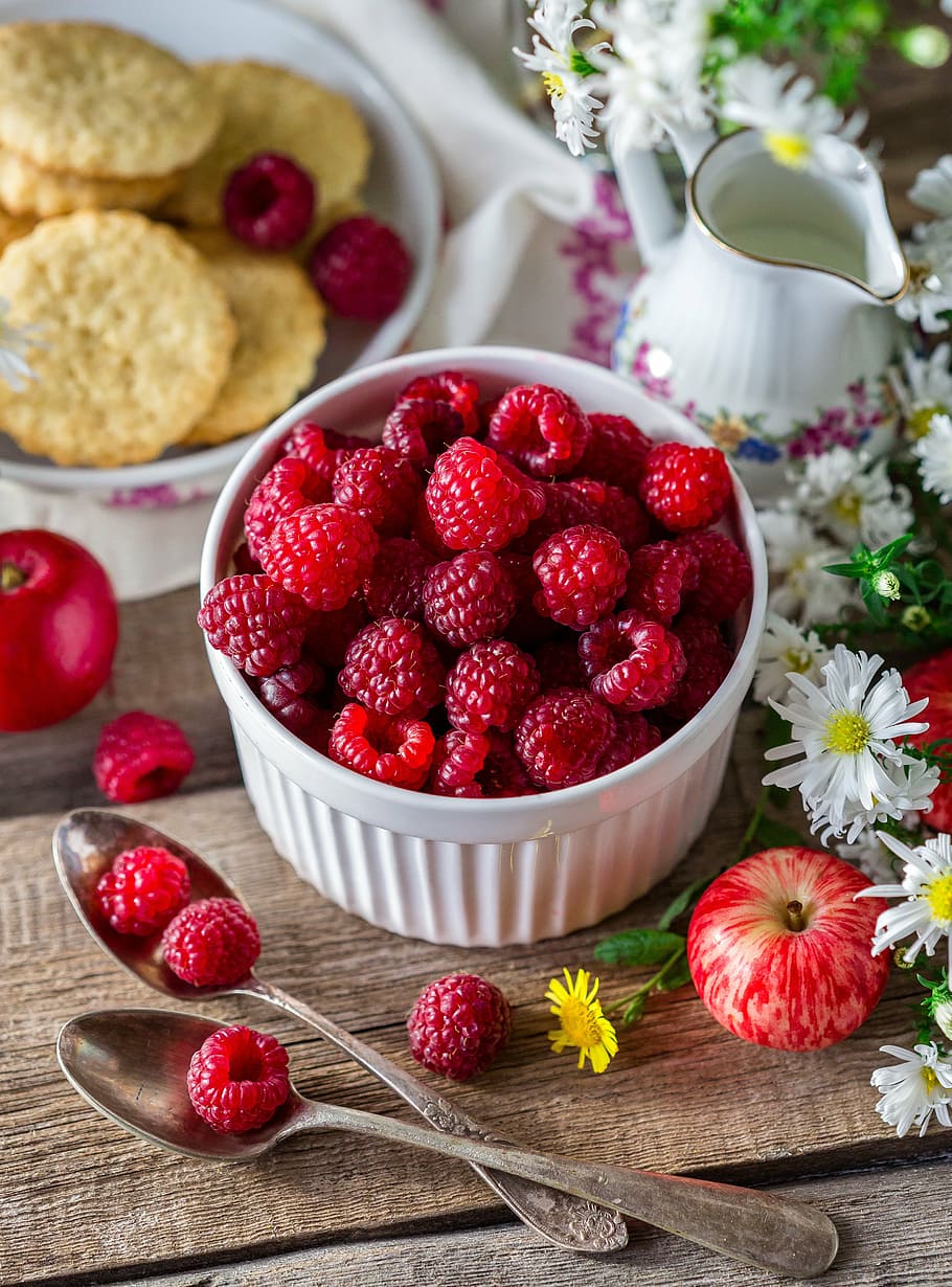 red cherries in white ceramic bowl, raspberry, ripe, berries of a raspberry, HD wallpaper