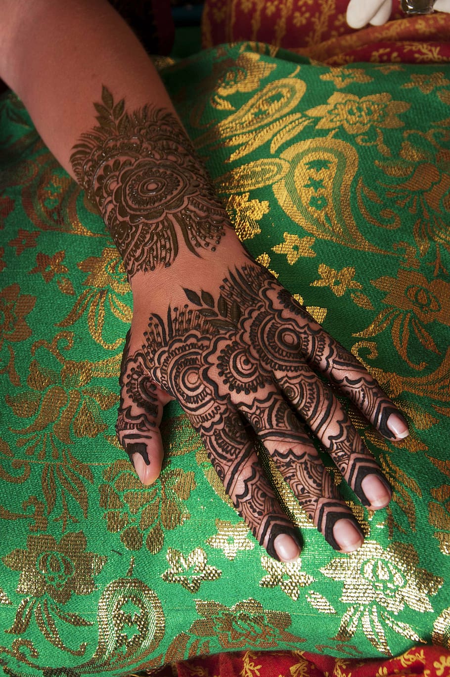Umam Mehndi Creation - Dm For any type of mehndi booking... full HD video  is available on my YouTube channel... https://youtu.be/cSp0ccXuaOk |  Facebook