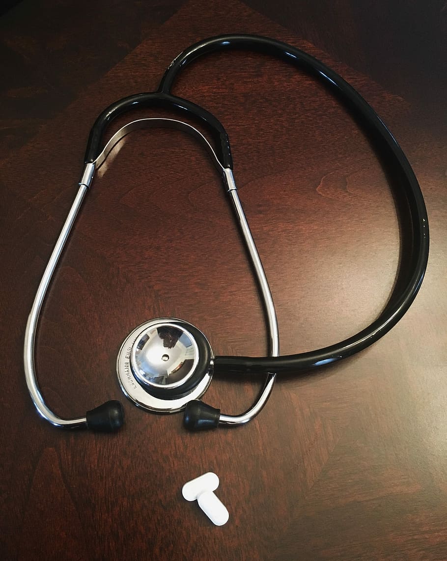 black stethoscope, black and white stethoscope, equipment, pills, HD wallpaper