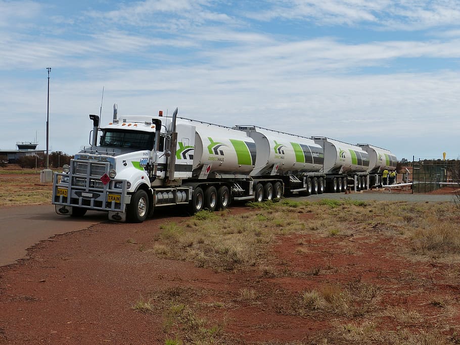 white and green freight truck, tank wagon, uluru, ayersrock, australia, HD wallpaper
