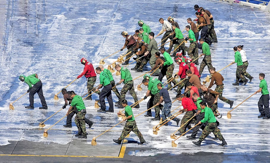 men's green tops, navy, sailors, cleaning, flight deck, wash down, HD wallpaper