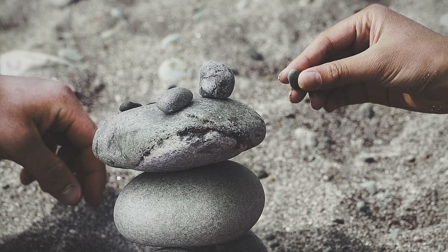 person balancing rocks, person doing tower stones, pebble, stone - Object HD wallpaper
