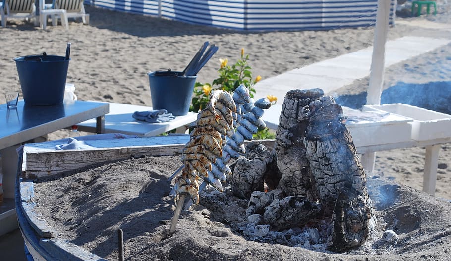 fish, grill, charcoal, beach, sea, summer, holiday, sand, water HD wallpaper