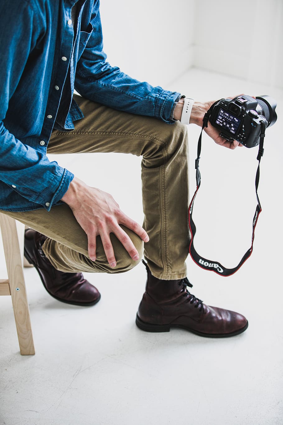 photographer, working, studio, sitting, casual clothing, real people HD wallpaper