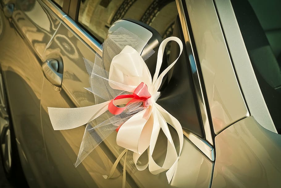 white and red bow on vehicle side mirror, wedding, loop, decoration HD wallpaper