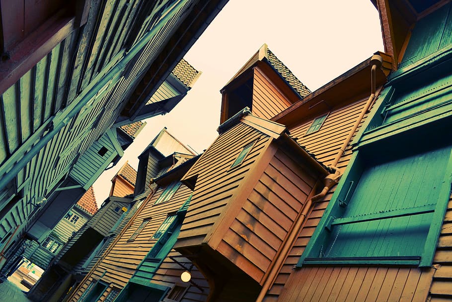 green and brown concrete buildings, close, photo, wooden, storey HD wallpaper
