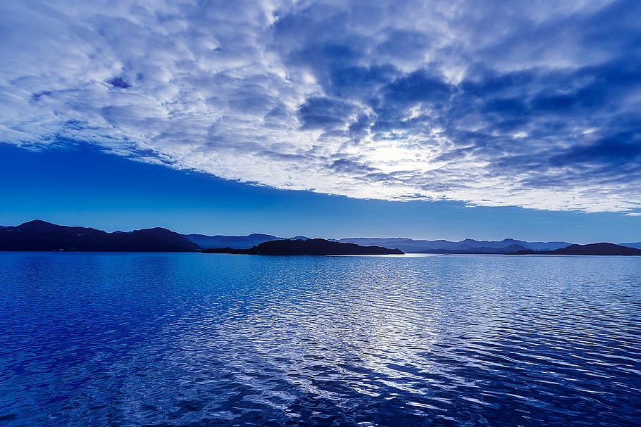 body of water under the cloudy sky during sunset, norway, dusk HD wallpaper