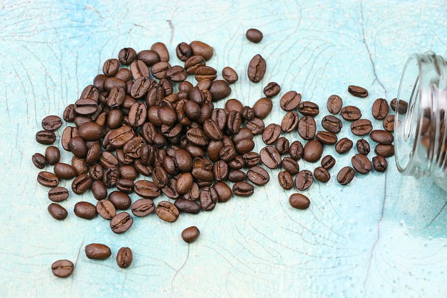 brown coffee beans and clear glass mason jar, coffee bean lo HD wallpaper