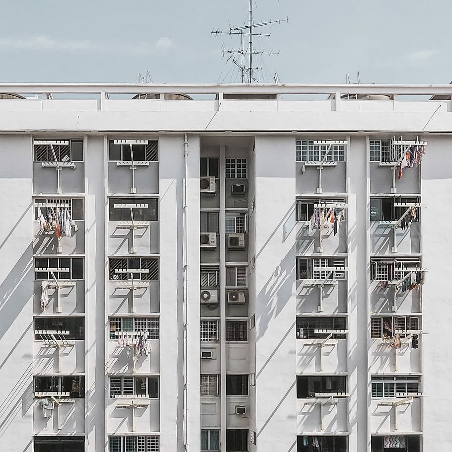architectural photo of white building, white high-rise building HD wallpaper