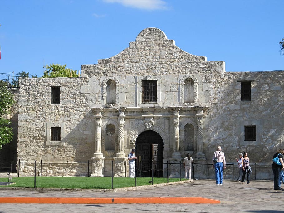 people outside white church, Alamo, San Antonio, Texas, Mission