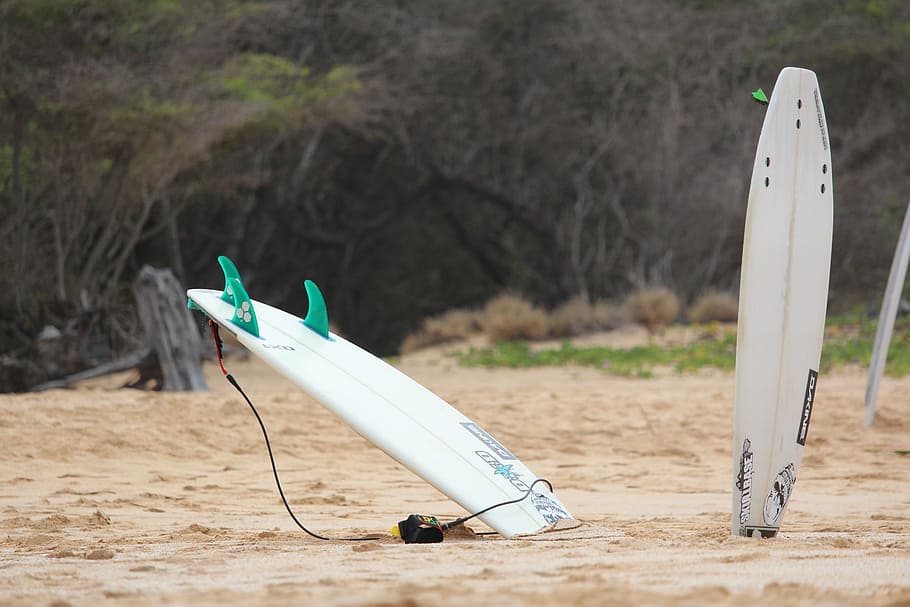 Surfboard, Maui, Beach, no people, sand, day, outdoors, nature HD wallpaper