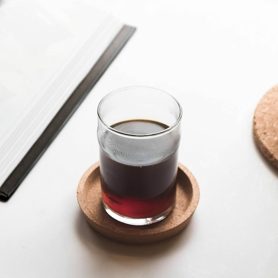 liquid in pint glass, tea in frosted glass, drink, coffee, cork HD wallpaper