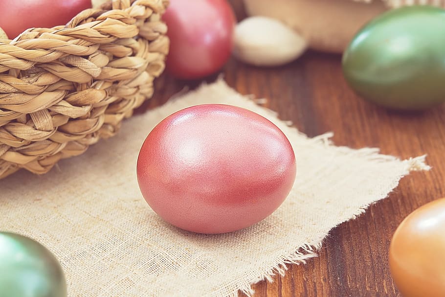 pink painted egg on burlap, easter egg, colored egg, hen's egg HD wallpaper