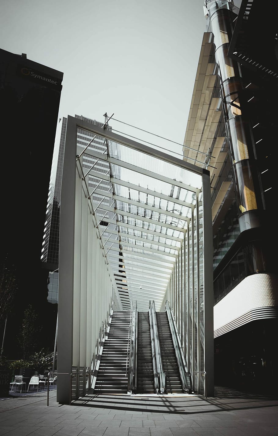 escalator outside between buildings, white staircase, steps, satirs HD wallpaper