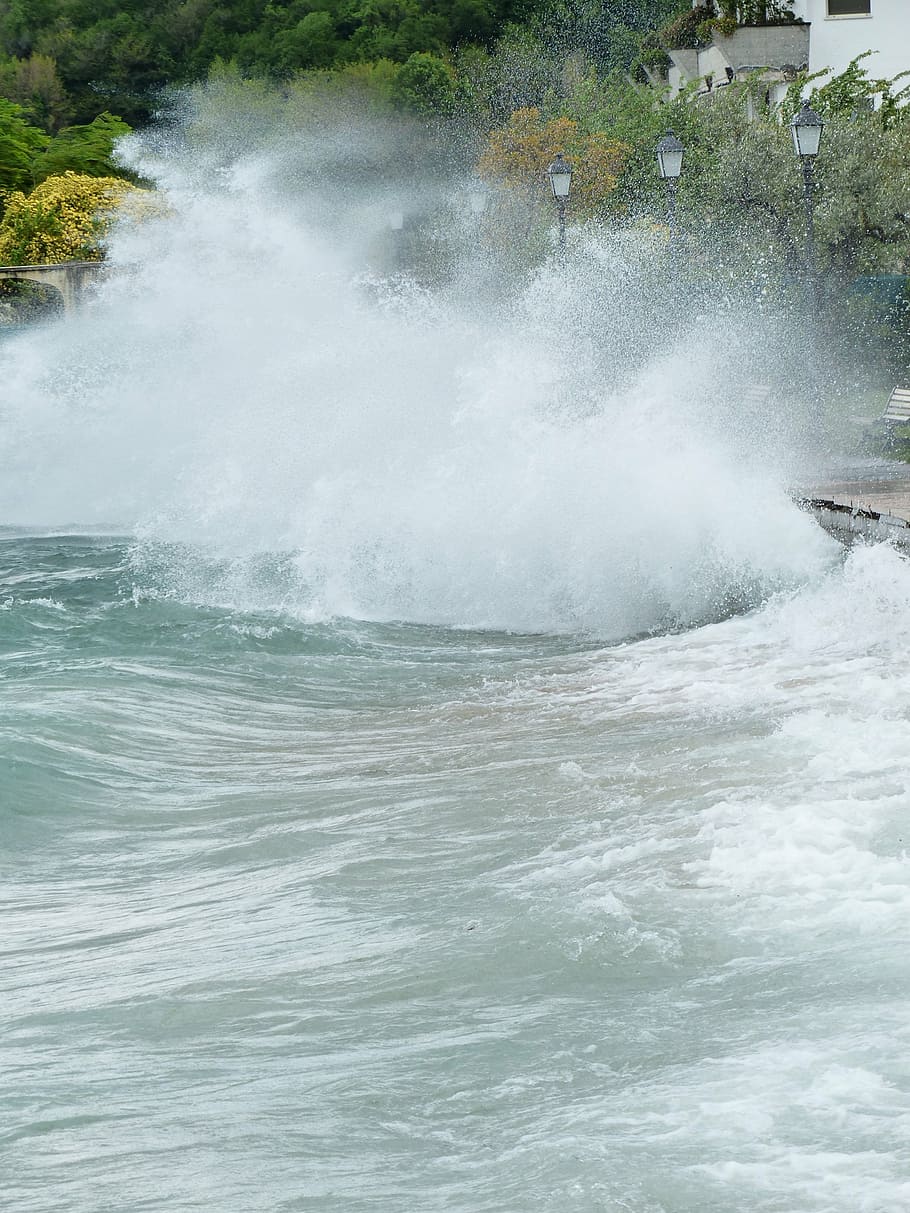 wave, inject, breakwater, winter storm, lake, spray, garda HD wallpaper