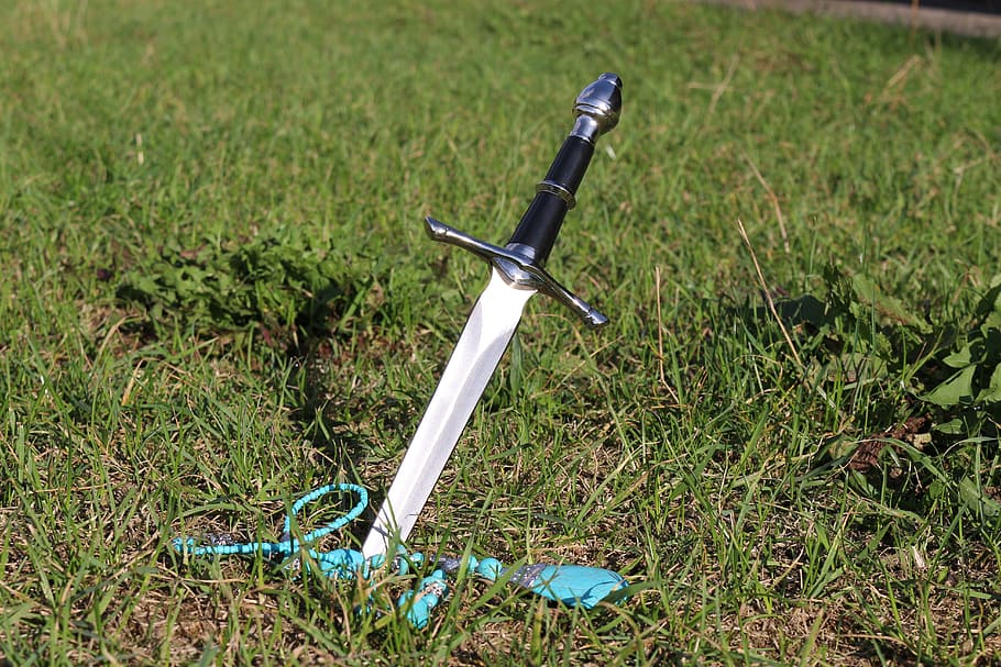 Knife, Blade, Dagger, Weapon, middle ages, chain, jewellery HD wallpaper