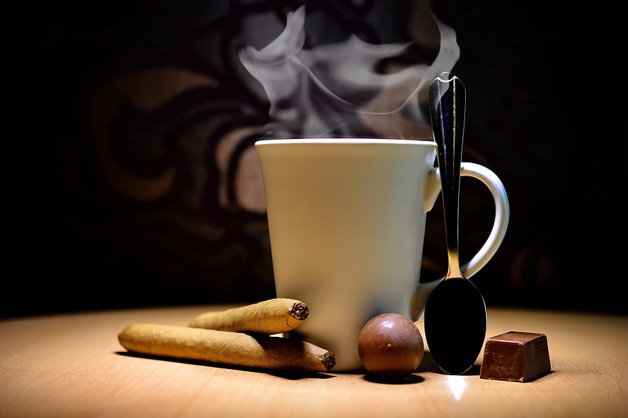 ceramic mug between spoon and cigars on table, coffee, arabic HD wallpaper