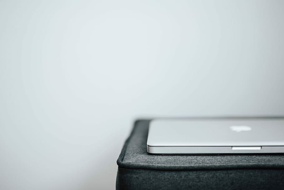 Silver Apple Macbook, computer, notebook, laptop, technology HD wallpaper