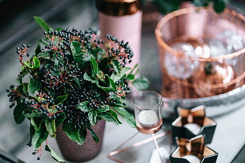 Christmas table decorations, table set, pink, holiday, glamour HD wallpaper