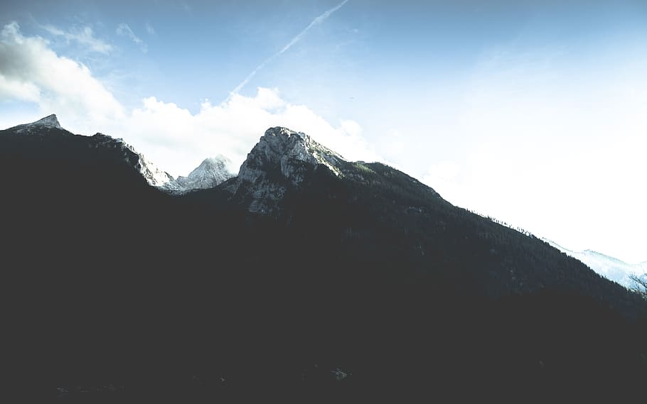 mountain range covered with ice, mountain under blue sky at daytime HD wallpaper