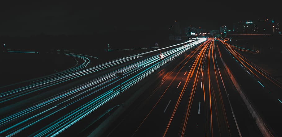 time lapse photography of lighted road at night, time lapse photography of vehicles crossing road at nighttime HD wallpaper